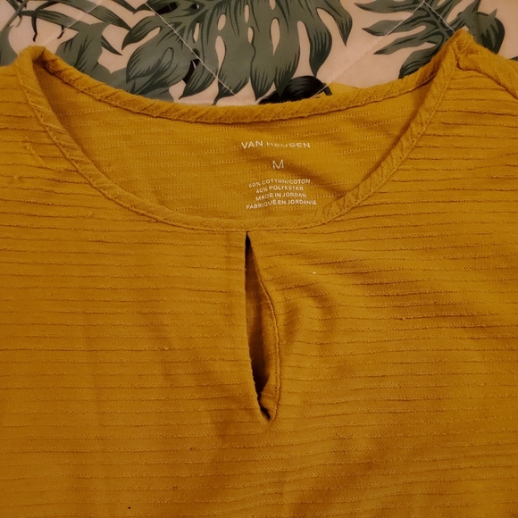 Keyhole Van Heusen Shirt - Picture 2 of 3